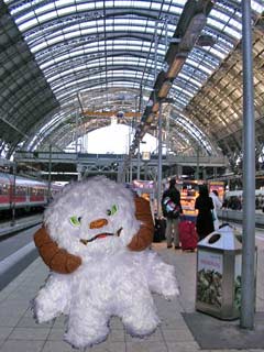Wampa at Frankfurt Hauptbahnhof